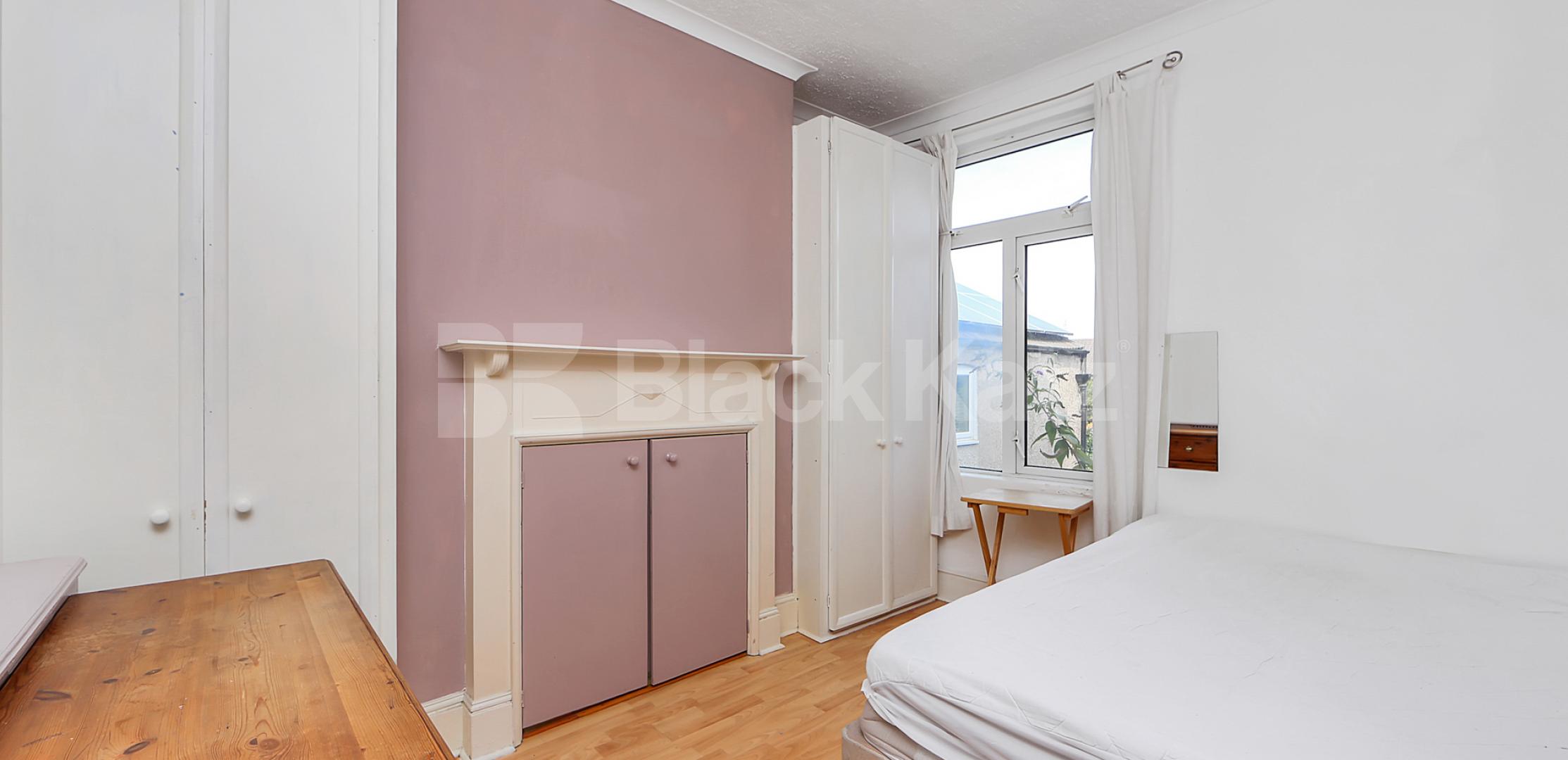 			LET , 5 Bedroom, 1 bath, 1 reception House			 Trundleys Road , Surrey Quays